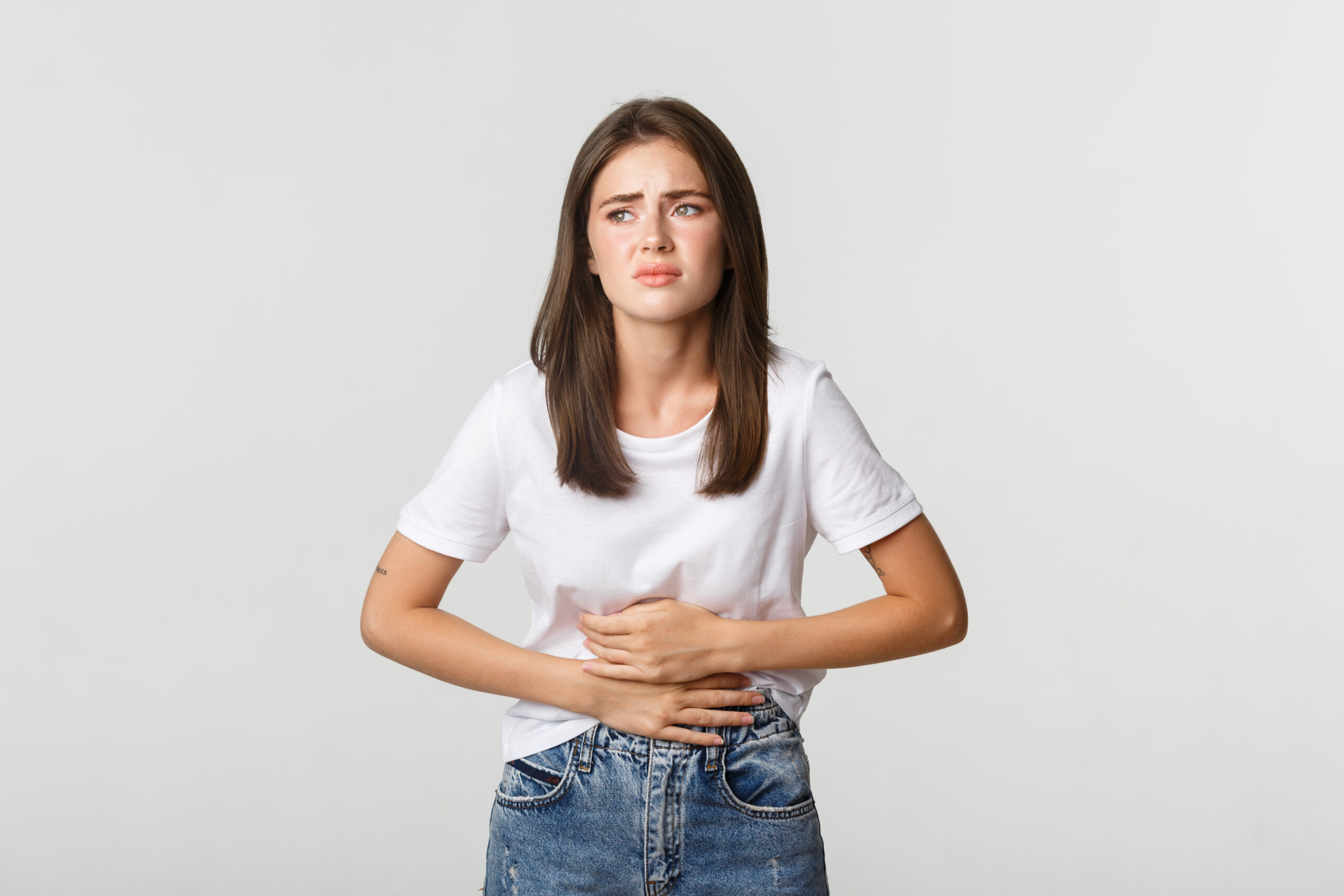 ผู้หญิงปวดท้อง อาการ PCOS ห้ามกินอะไร และสัญญาณที่ควรระวัง